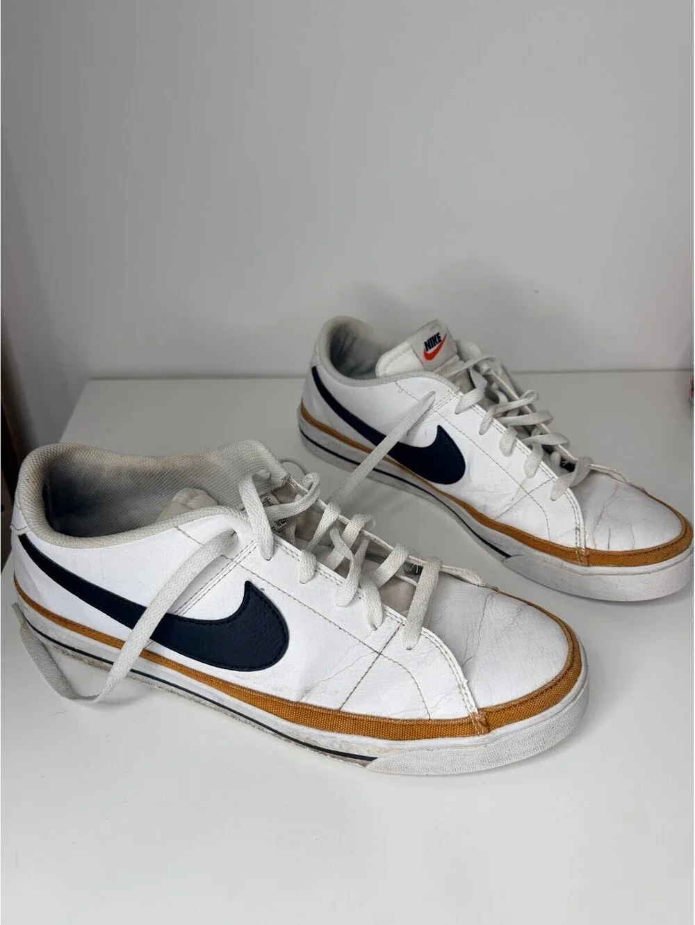 Nike Sweet Classic low top sneakers white size 12 or womens 13.5